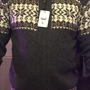 Reverb Sweater Shirt Snowflakes.  Never Used